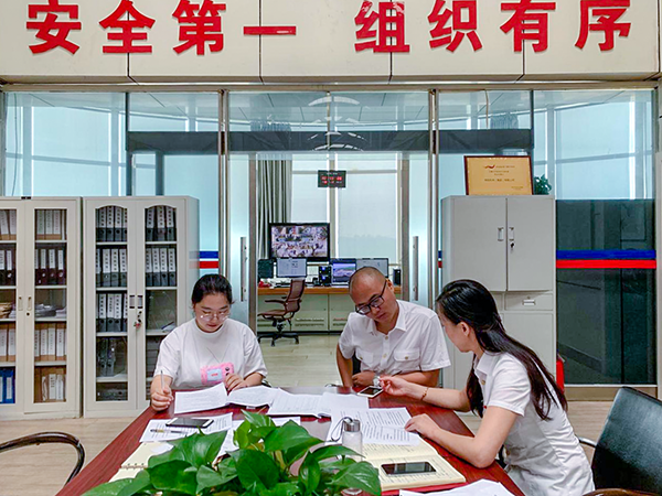 6月20日，運行指揮中心協(xié)同各保障單位組織開展了2019年大面積航班延誤應(yīng)急處置演練。.png